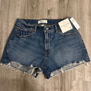 Abercrombie & Fitch Curve Love Mid Rise Mom Shorts